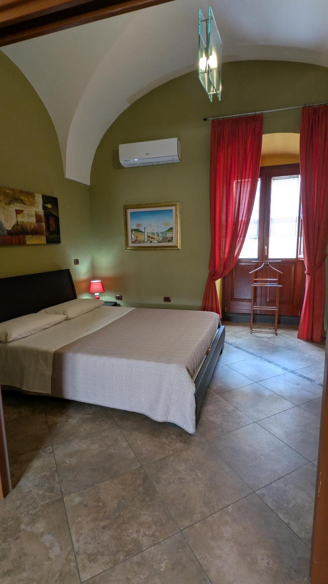 Luxury Home Bosa Apartment Bagian luar foto