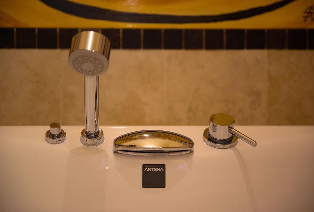 Luxury Home Bosa Apartment Bagian luar foto