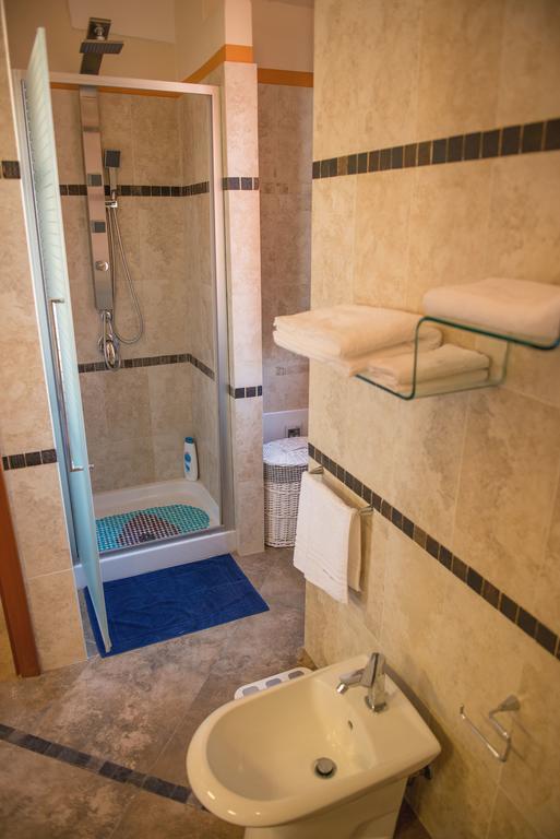 Luxury Home Bosa Apartment Bagian luar foto